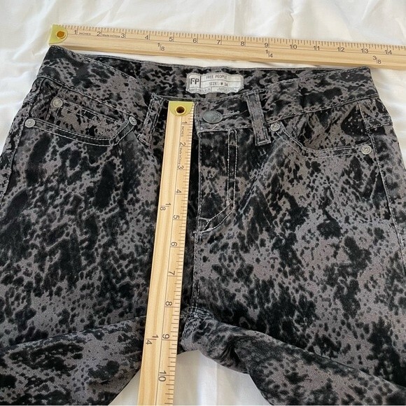 Free People Flocked Velvet Skinny Jeans Charcoal Black Size 24 - Picture 4 of 7